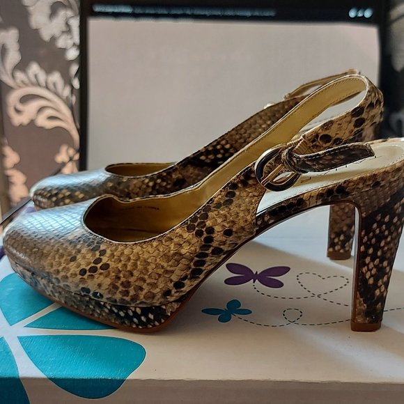 Tahari Snakeskin Sling Pumps sz 7 - Picture 6 of 10